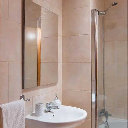 Modern One Bed With Ac, Sunset By The Pool And Garage 公寓 *
