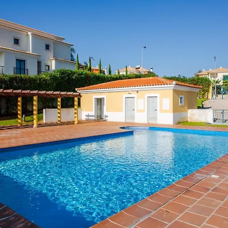 Modern One Bed With Ac, Sunset By The Pool And Garage Apartamento Alcantarilha