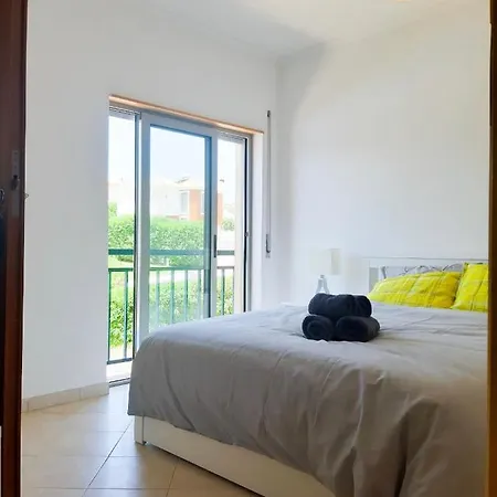 Modern One Bed With Ac, Sunset By The Pool And Garage *