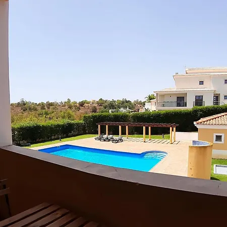 Modern One Bed With Ac, Sunset By The Pool And Garage Apartamento Alcantarilha